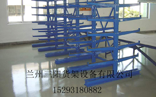 白银悬臂式货架在长物料存储中的应用与设计要点
